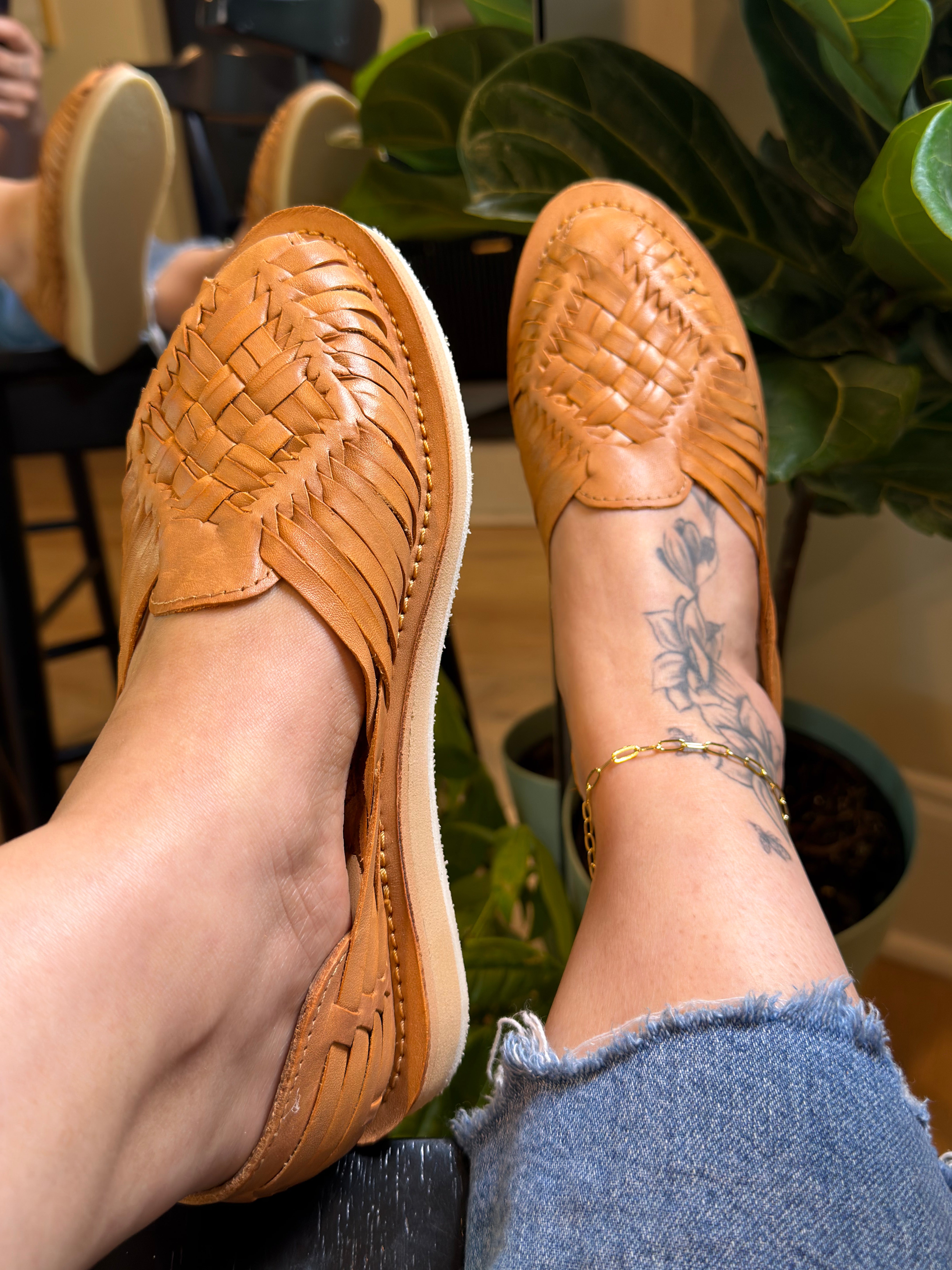 Mexican huaraches, platform huaraches, handmade leather sandals, artisan Mexican shoes, woven leather huaraches, tan huaraches, comfort sole huaraches, handcrafted Mexican sandals, authentic huaraches, Mexican leather flats, platform leather huaraches, boho Mexican sandals, luxury huaraches, handmade sandals Mexico