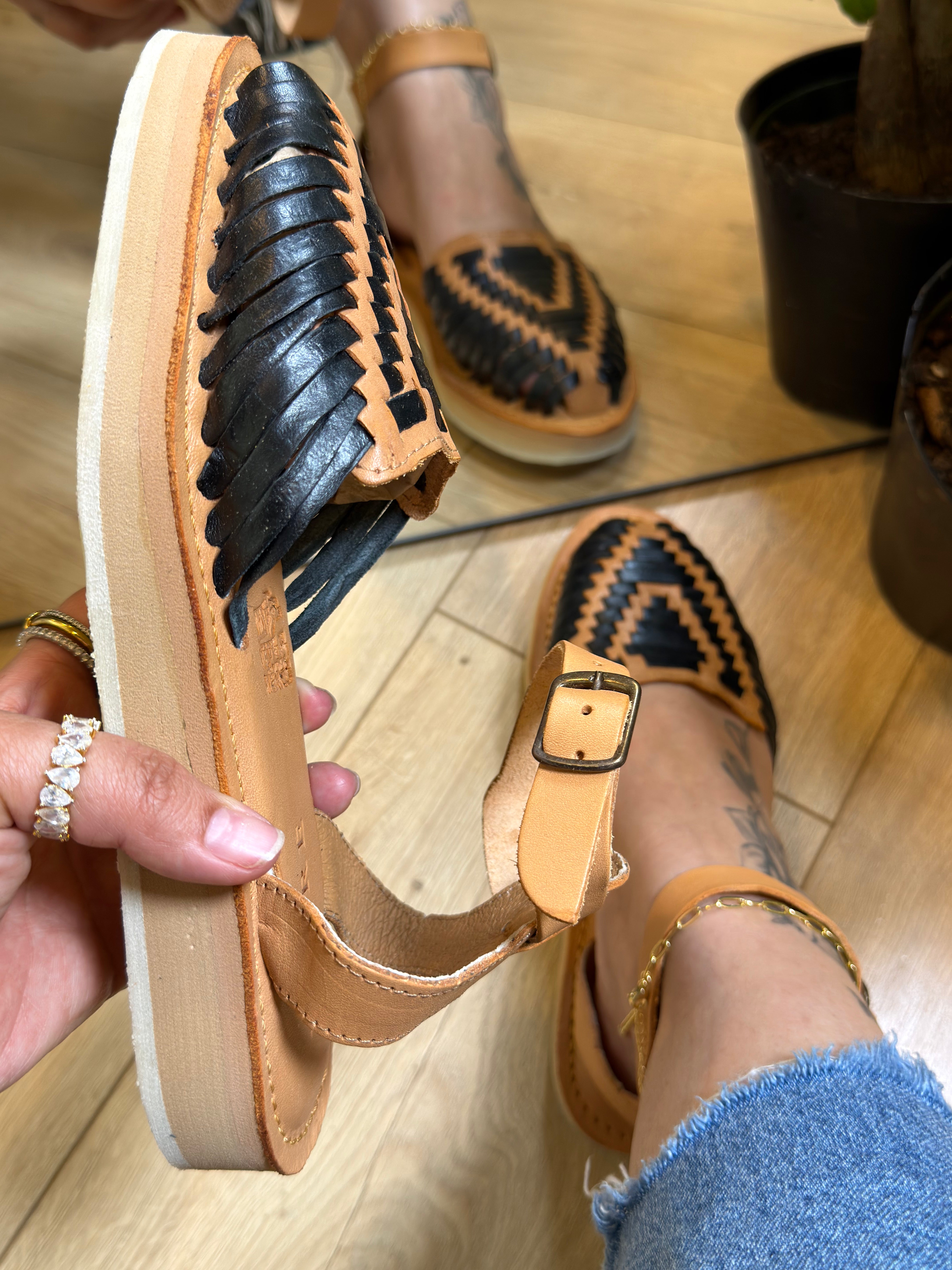 Mexican huaraches, Huaraches Mexicanos 