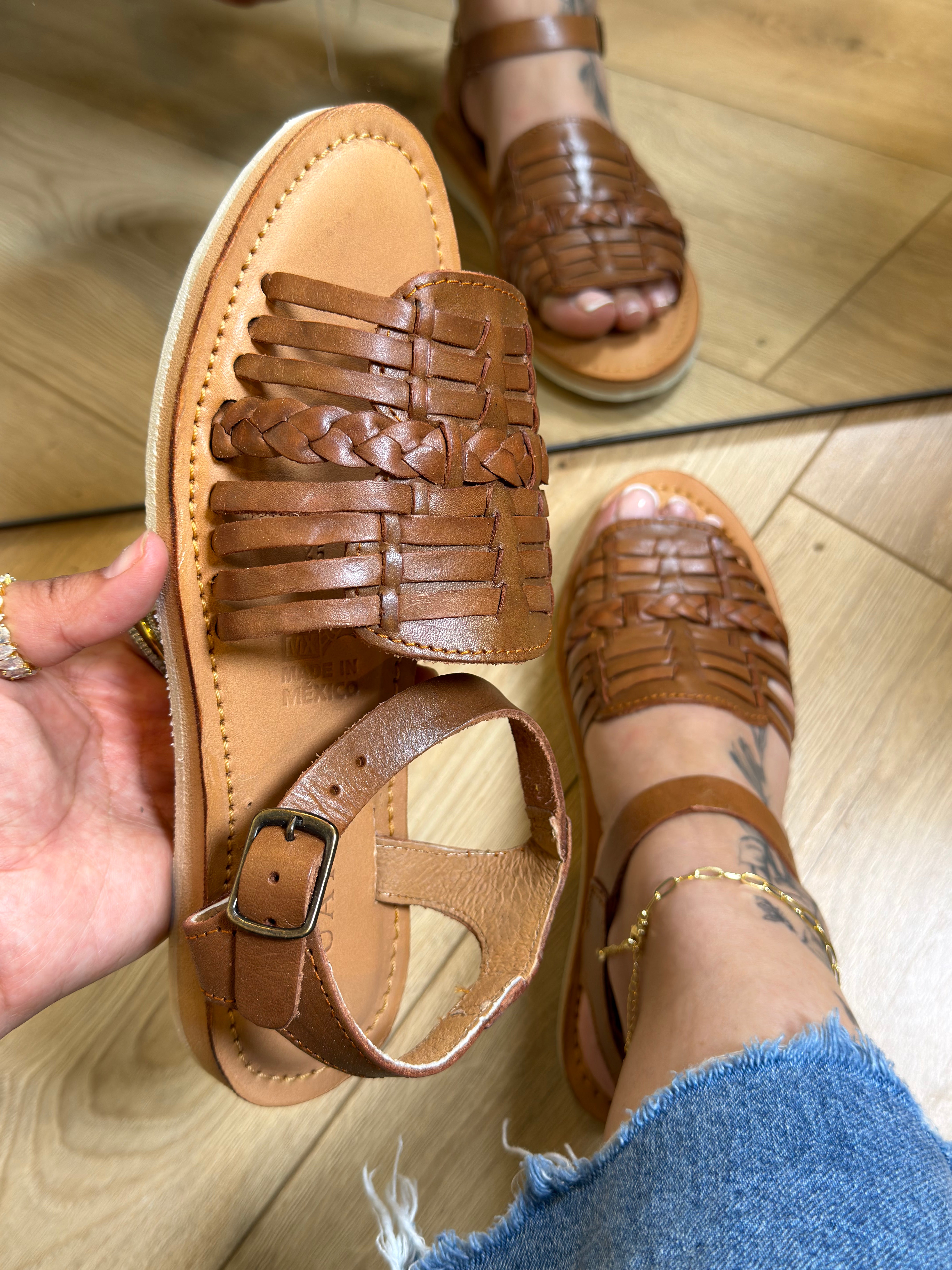 Mexican huaraches, brown huaraches, huaraches Mexicanos 