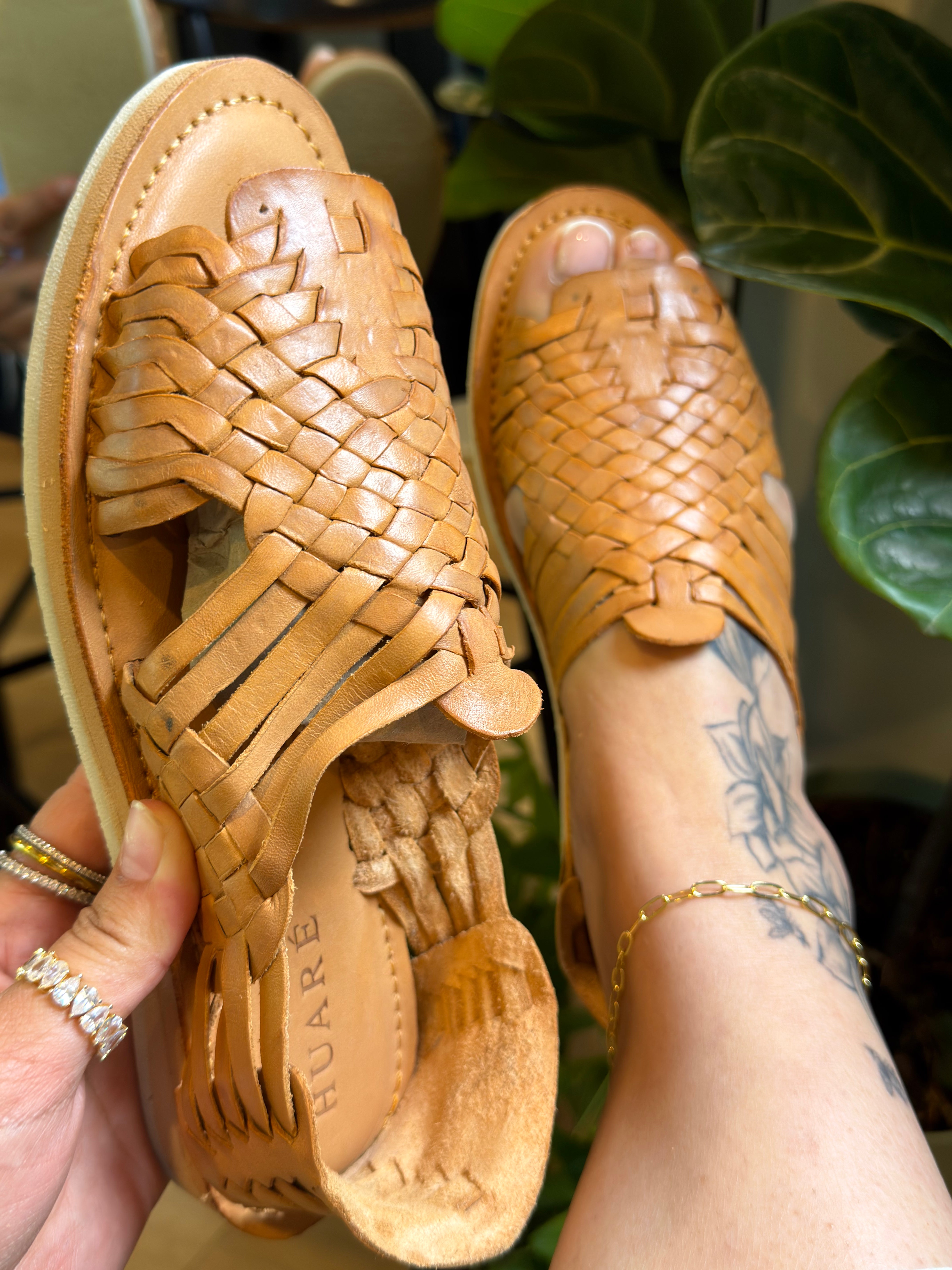    Pachuco huaraches, huaraches mexicanos, Mexican huaraches, leather huaraches, boho huaraches, comfort sole huaraches, premium huaraches